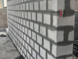 معلم بناء ولياسه وتركيب انترلوك وبلدور وقص جدران وقص خرسان وقص ابواب ودرايش مع الياسه